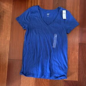 GAP NWT V Neck T shirt Size S